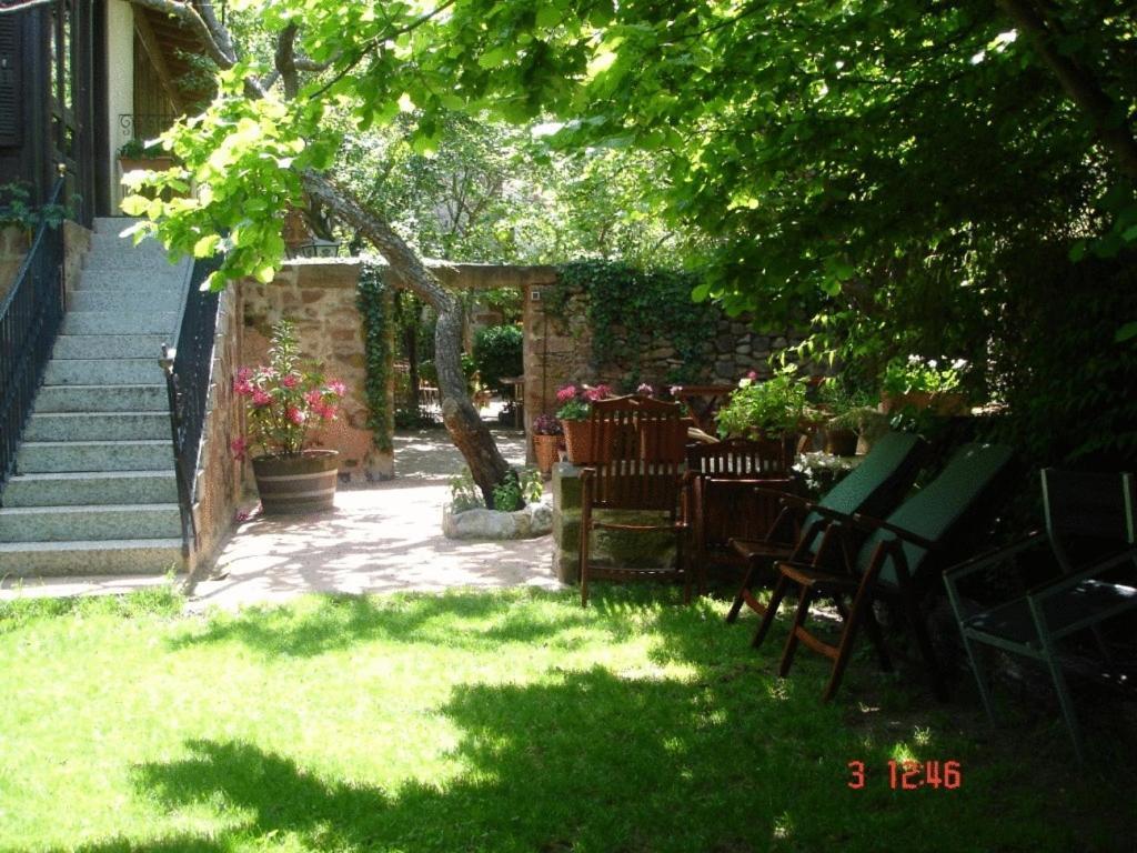 Hostal Casa Masip Ezcaray Bagian luar foto