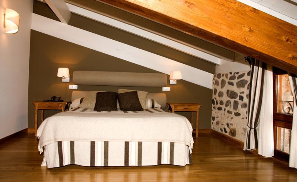 Hostal Casa Masip Ezcaray Bagian luar foto