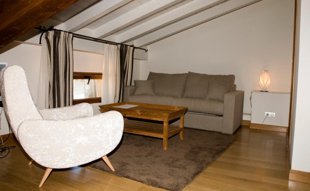 Hostal Casa Masip Ezcaray Bagian luar foto